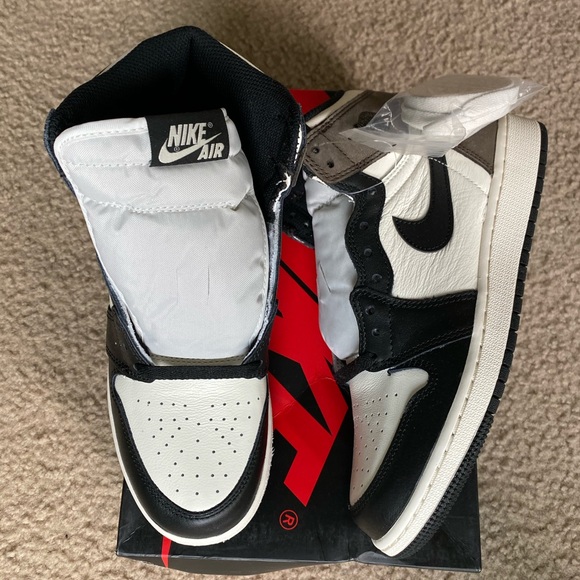 Air Jordan Retro 1 High Size 6Y New - Picture 4 of 11